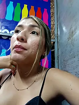 GIRL DONCELLA online show from 12.07.24