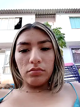 GIRL DONCELLA online show from 12.18.24