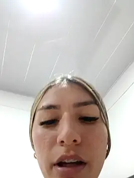 GIRL DONCELLA online show from 12.31.24