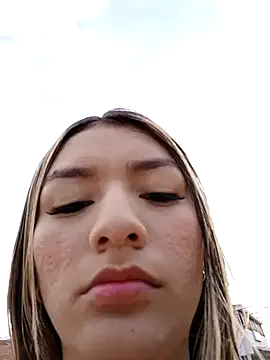 GIRL DONCELLA online show from 01.10.25