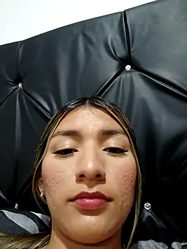 GIRL DONCELLA online show from 01.29.25