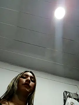 GIRL DONCELLA online show from 01.30.25