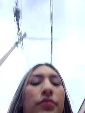 GIRL DONCELLA online show from 02.08.25