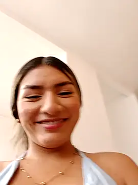 GIRL DONCELLA online show from 03.12.25