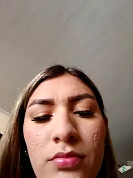 GIRL DONCELLA online show from 10.16.25