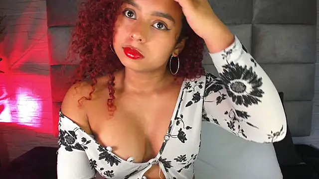 lara jones  online show from 02.18.25