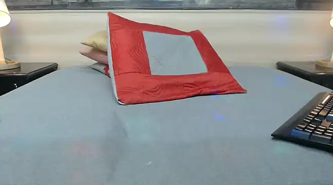 nahomibecker online show from 01.18.25