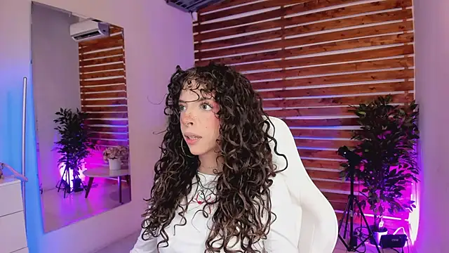 Sapphire Venuss online show from 04.01.26