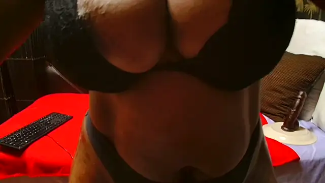 Snapshot of SweetHotLipsX39 chatting on 03.03.25 SweetHotLipsX39 online show from 03.03.25