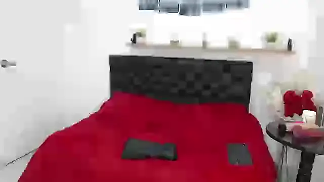 lily f00x online show from 12.16.24