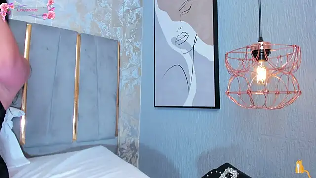 KimDevinne online show from 01.18.26