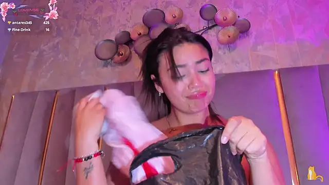 KimDevinne online show from 04.09.26