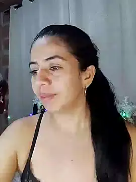 Snapshot of anngela01 chatting on 12.01.24 anngela01 online show from 12.01.24