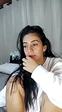 Snapshot of anngela01 chatting on 12.04.24 anngela01 online show from 12.04.24