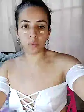 Snapshot of anngela01 chatting on 01.04.25 anngela01 online show from 01.04.25