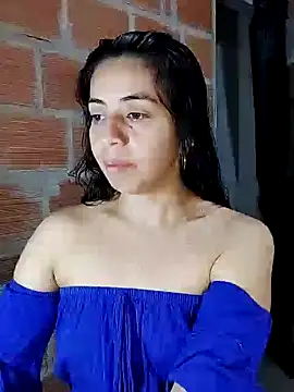 Snapshot of anngela01 chatting on 01.07.25 anngela01 online show from 01.07.25