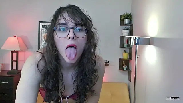 Snapshot of transbate chatting on 01.14.25 transbate online show from 01.14.25