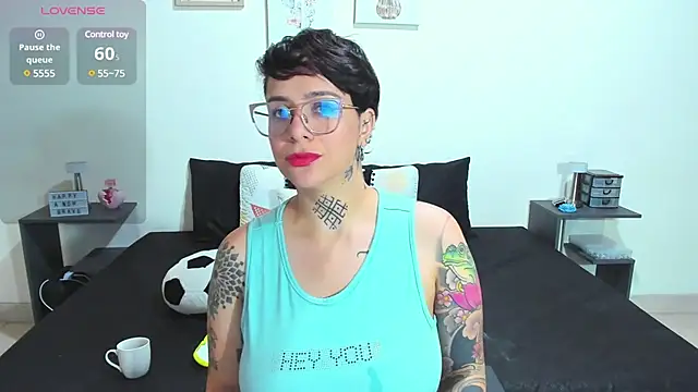 Snapshot of KatInk chatting on 02.11.25 KatInk online show from 02.11.25