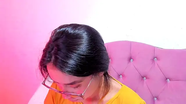 Snapshot of teffy_lee chatting on 12.13.24 teffy lee online show from 12.13.24