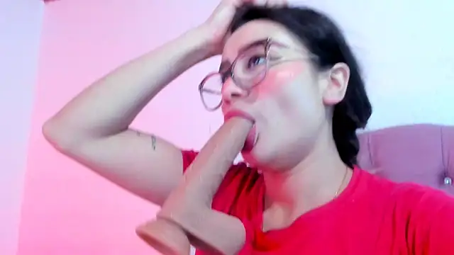 Snapshot of teffy_lee chatting on 12.22.24 teffy lee online show from 12.22.24