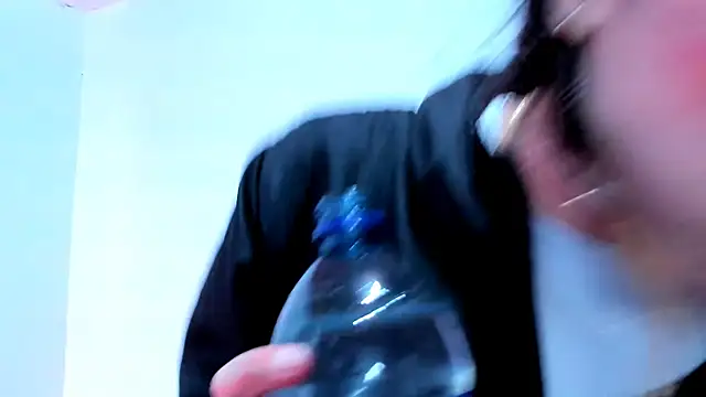 Snapshot of teffy_lee chatting on 12.29.24 teffy lee online show from 12.29.24