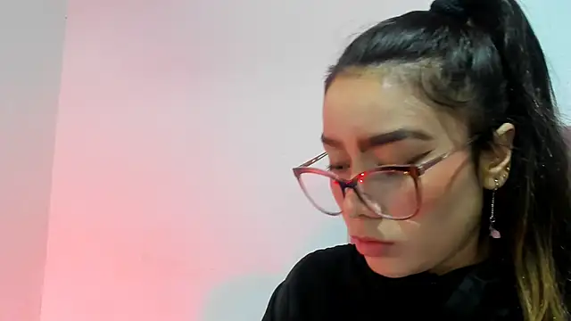 Snapshot of teffy_lee chatting on 12.30.24 teffy lee online show from 12.30.24