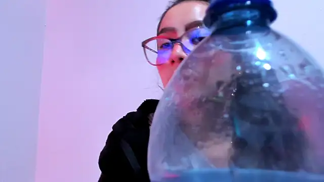 Snapshot of teffy_lee chatting on 01.05.25 teffy lee online show from 01.05.25