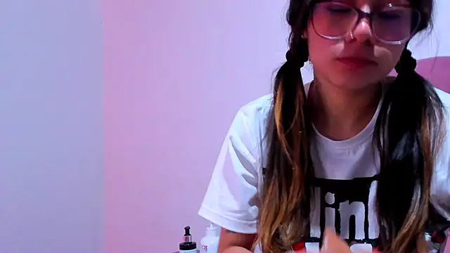 Snapshot of teffy_lee chatting on 01.10.25 teffy lee online show from 01.10.25