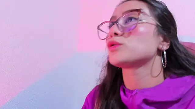 Snapshot of teffy_lee chatting on 03.15.25 teffy lee online show from 03.15.25