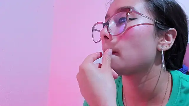 Snapshot of teffy_lee chatting on 03.16.25 teffy lee online show from 03.16.25