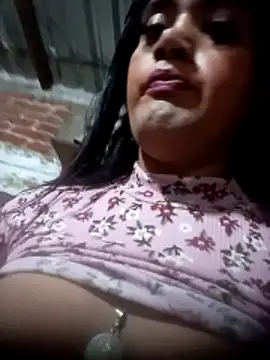 yovana13 online show from 10.26.25