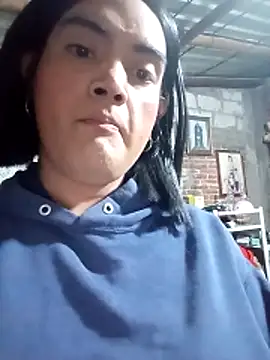 Snapshot of yovana13 chatting on 01.17.26 yovana13 online show from 01.17.26