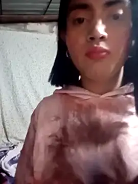 Snapshot of yovana13 chatting on 01.18.26 yovana13 online show from 01.18.26