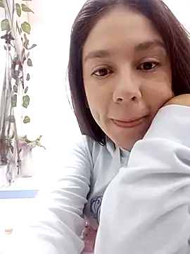 Luci And Sofi online show from 10.06.25