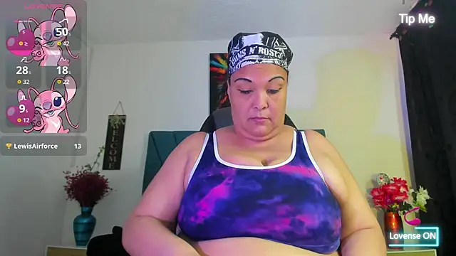 Snapshot of Dubraska1 chatting on 09.17.25 Dubraska1 online show from 09.17.25