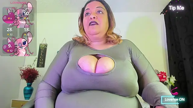 Snapshot of Dubraska1 chatting on 09.19.25 Dubraska1 online show from 09.19.25