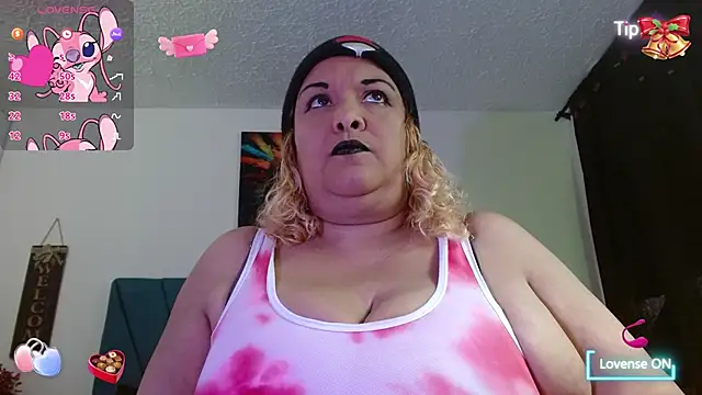 Snapshot of Dubraska1 chatting on 09.30.25 Dubraska1 online show from 09.30.25