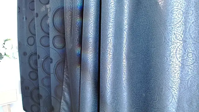 Snapshot of Dubraska1 chatting on 10.18.25 Dubraska1 online show from 10.18.25