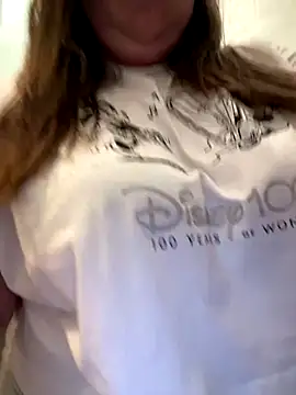 Snapshot of Chloee_ep chatting on 12.04.24 Chloee ep online show from 12.04.24