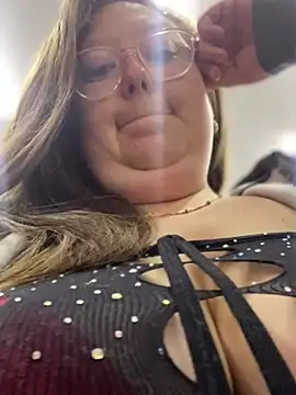 Snapshot of Chloee_ep chatting on 12.22.24 Chloee ep online show from 12.22.24