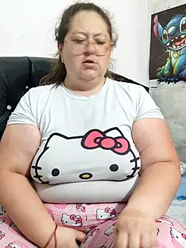 Snapshot of Chloee_ep chatting on 12.24.24 Chloee ep online show from 12.24.24