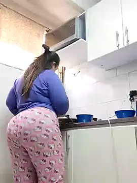 Snapshot of Chloee_ep chatting on 02.08.25 Chloee ep online show from 02.08.25