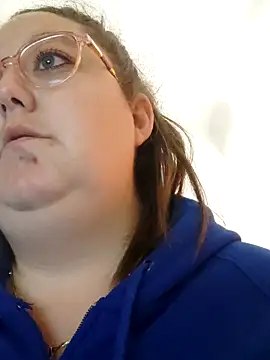 Snapshot of Chloee_ep chatting on 02.14.25 Chloee ep online show from 02.14.25