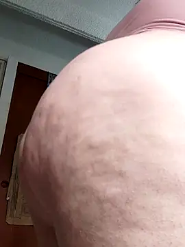 Snapshot of Chloee_ep chatting on 03.07.25 Chloee ep online show from 03.07.25