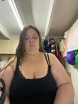 Snapshot of Chloee_ep chatting on 09.19.25 Chloee ep online show from 09.19.25