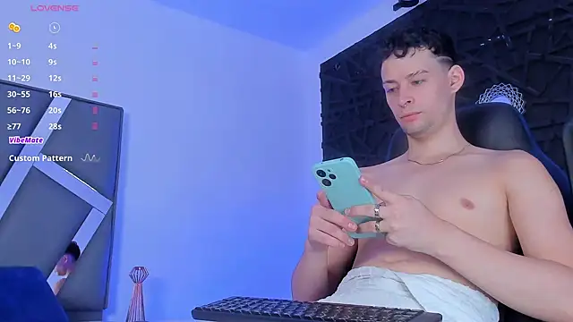 JadeSmiith  online show from 12.27.24