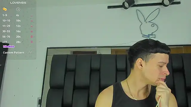 JadeSmiith  online show from 02.22.25