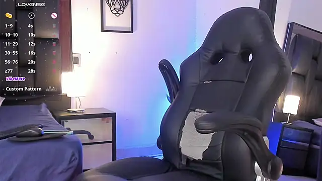 JadeSmiith  online show from 03.14.25