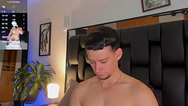 JadeSmiith  online show from 09.22.25