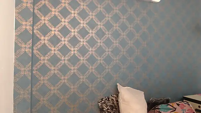 Snapshot of violeta_cute18 chatting on 02.02.25 violeta cute18 online show from 02.02.25